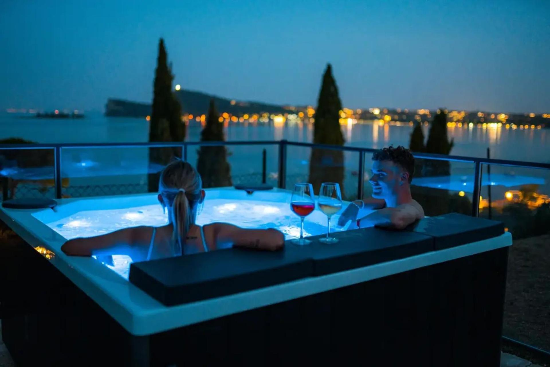 Vacanze Glamping Boutique San Felice del Benaco Dış mekan fotoğraf