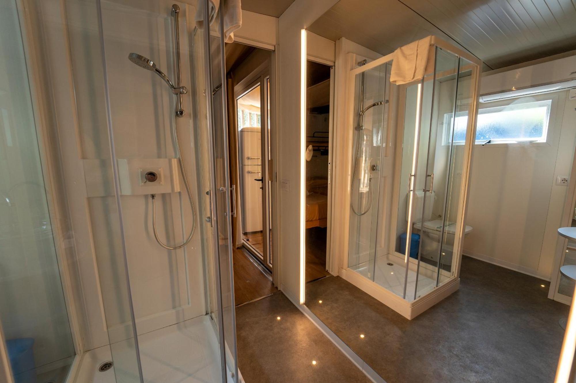 Vacanze Glamping Boutique San Felice del Benaco Oda fotoğraf